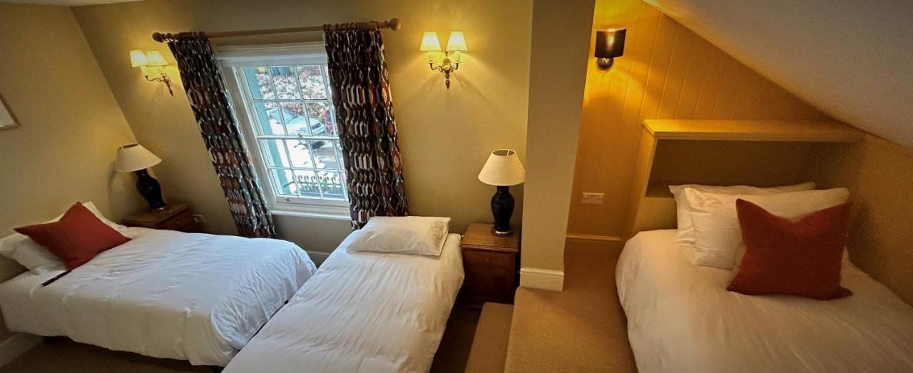 The Kings Head Hotel Dorking Eksteriør billede